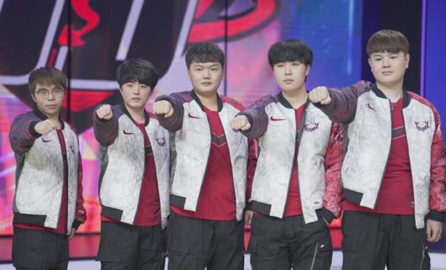 都在各自的 都在各自的